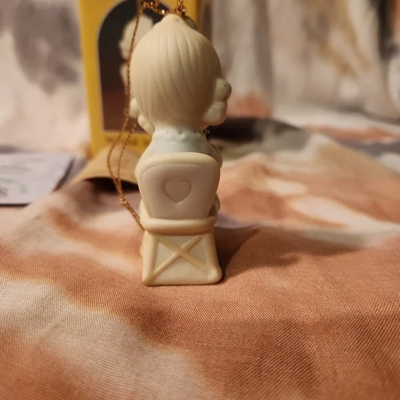 Enesco Jonathan and David Mother Sew Dear Figurine 1983 - Picture 4 of 8